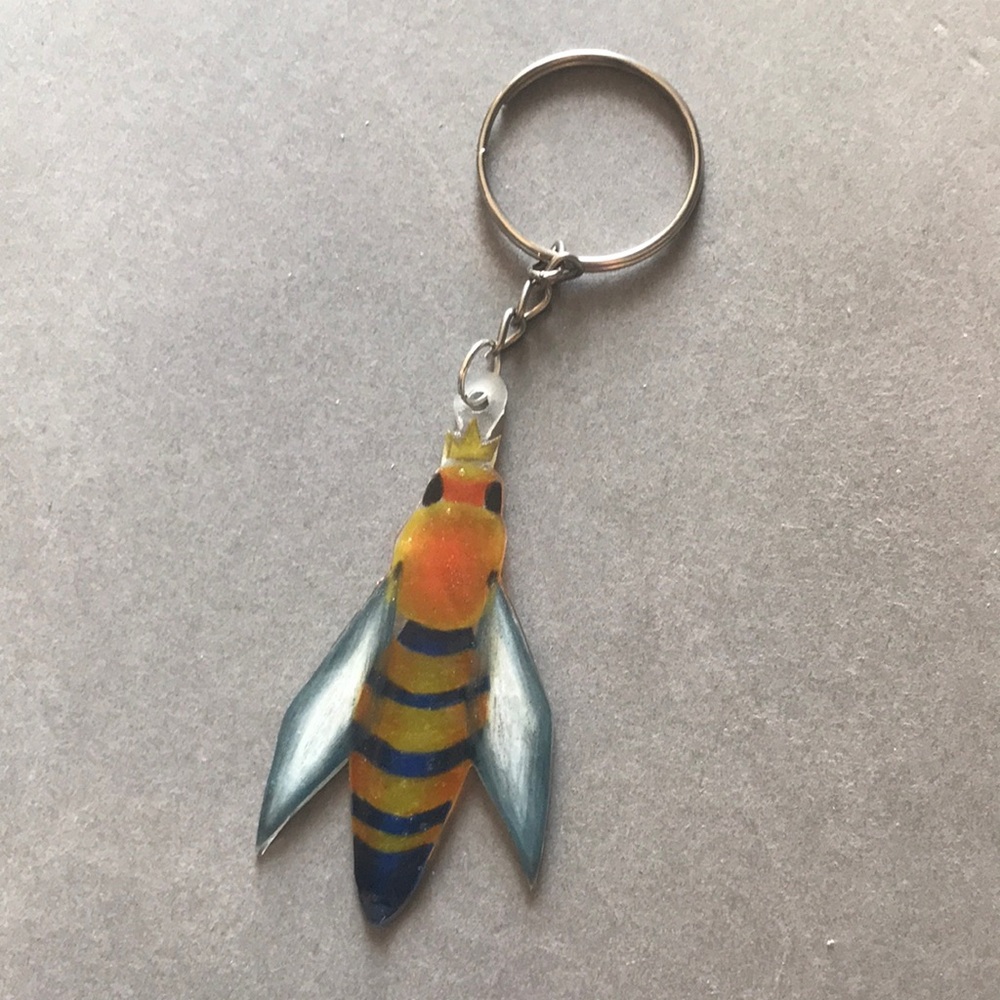 Queen honey bee keychain
